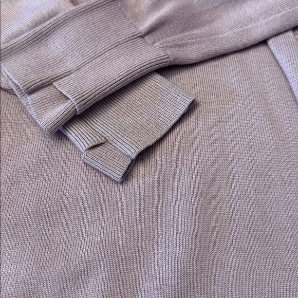 Lululemon lavender sweater with design on sides.  Sole owner Excellent condition - Picture 5 of 9